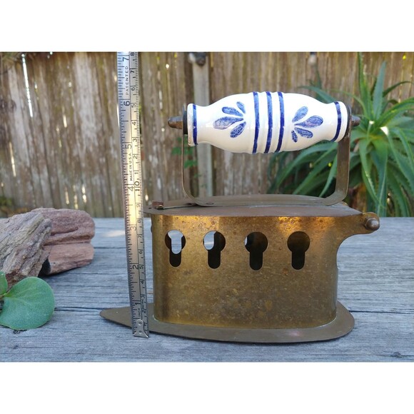 Vintage Brass Coal Iron With Blue Dutch Style Ceramic Handle - Picture 10 of 10